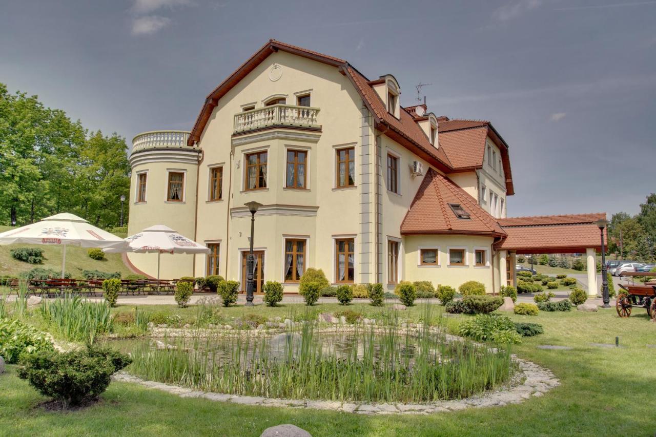 Zajazd Zlota Iglica Pogrzebien Luaran gambar